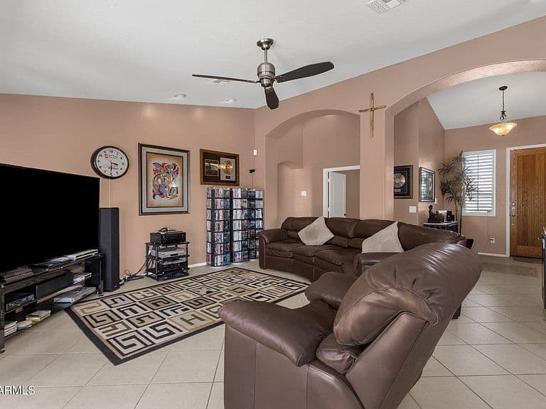 4908 E DUANE Lane photo 4