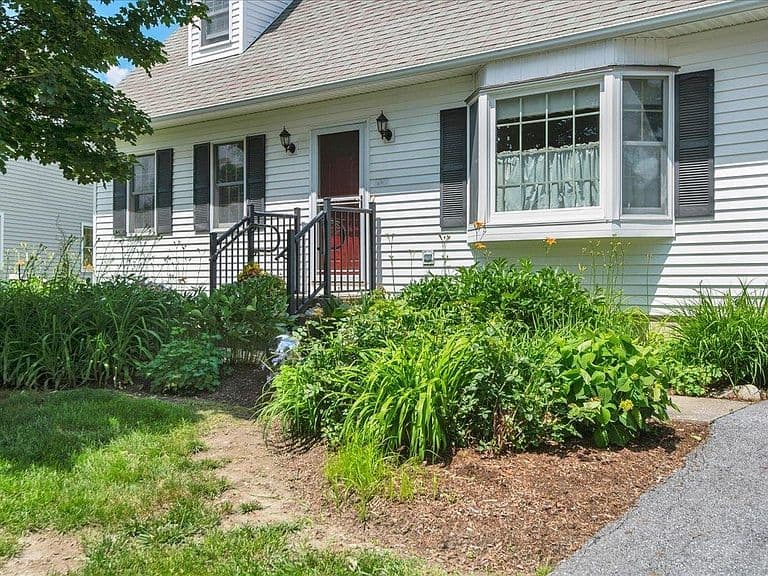 245 Pleasant Acres Drive photo 2