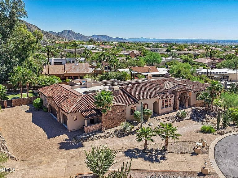 9413 E La Posada Circle photo 3