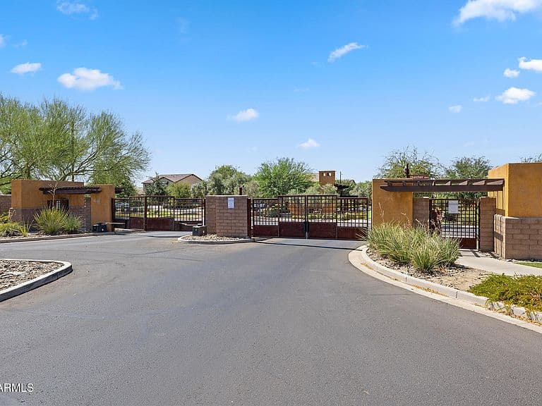 9748 E THEIA Drive photo 3