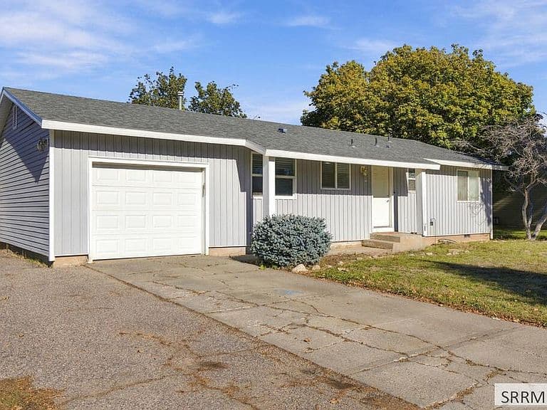 395 N Ladino Dr photo 2