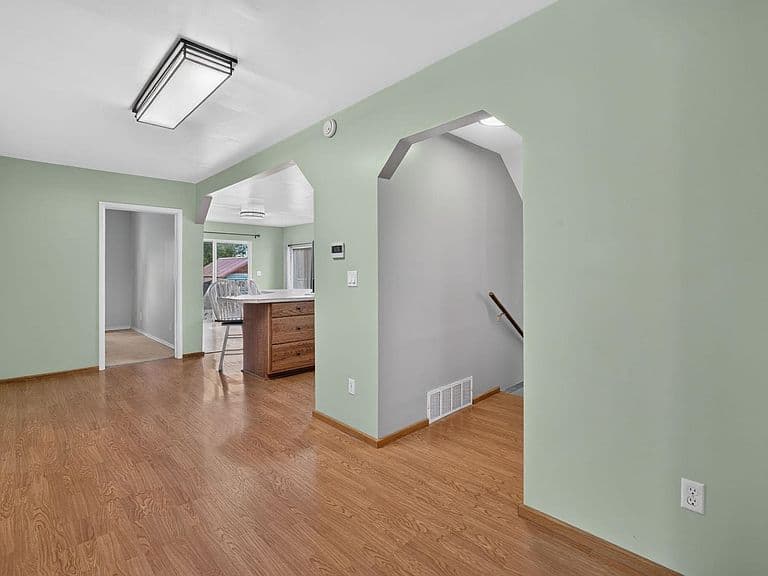 326 Arthur St photo 4