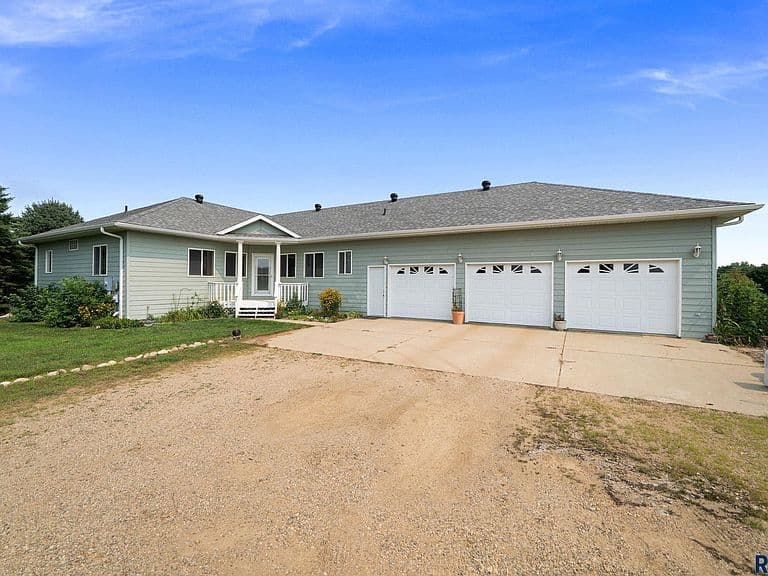 45114 Herman Blvd photo 1