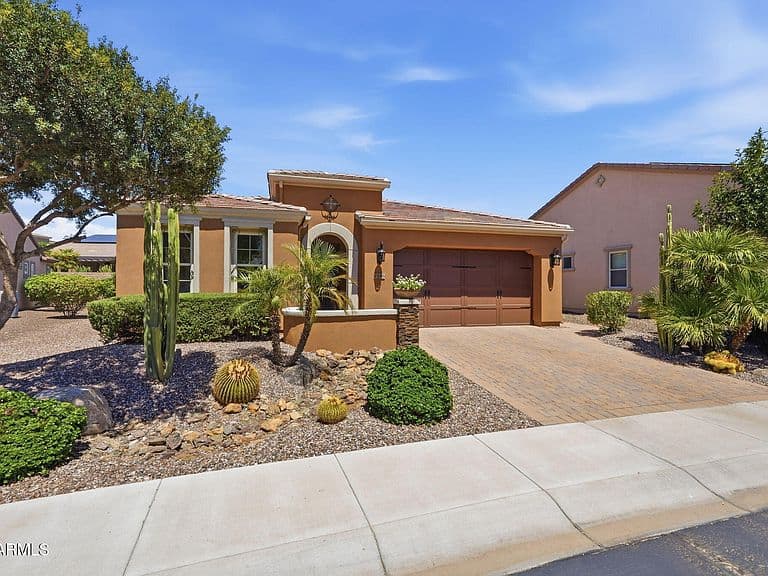 1556 E ALEGRIA Road photo 5