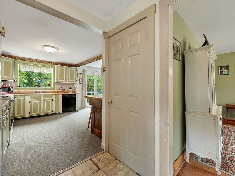 8 Krug Road photo 5
