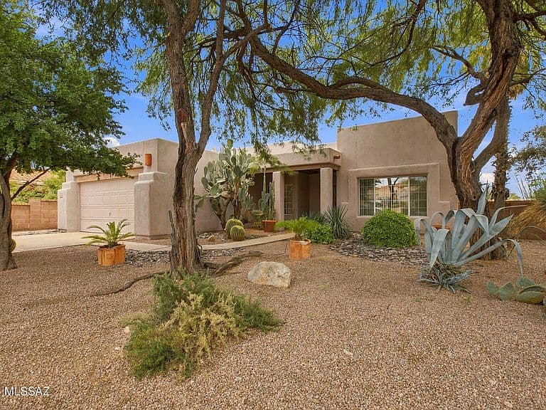 1055 W Eagle Look Ln photo 2