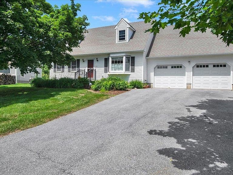 245 Pleasant Acres Drive photo 1
