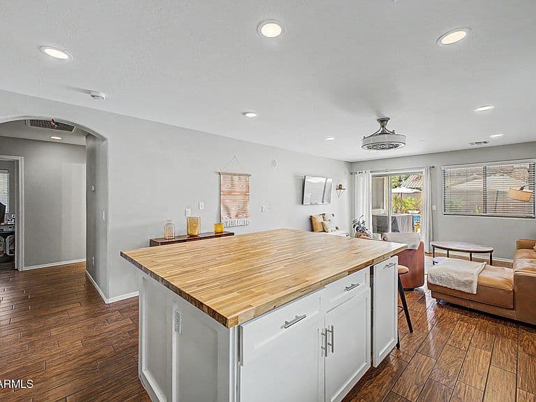 15465 W SHANGRI LA Road photo 5