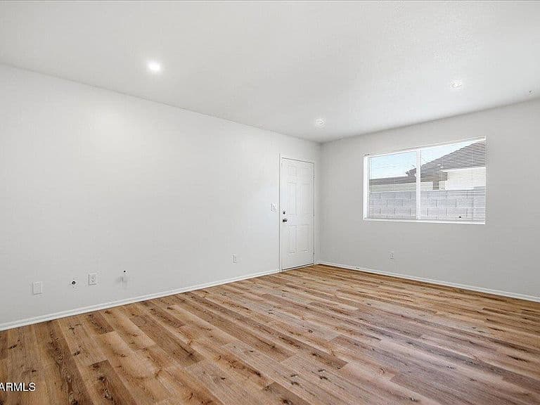 1837 E INTREPID Avenue photo 5
