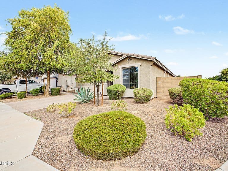 21144 W BERKELEY Road photo 3