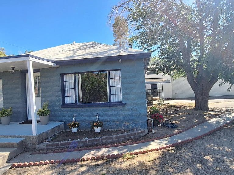 5742 S CENTRAL Drive photo 1