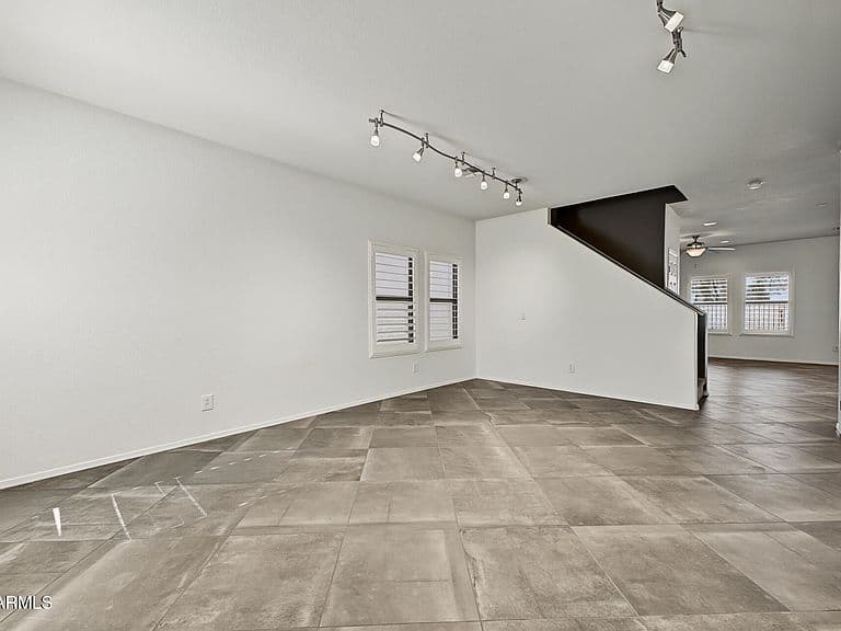 788 E COWBOY COVE Trail photo 4