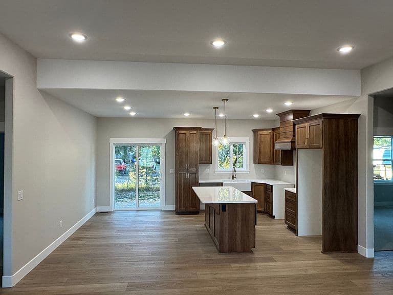 1043 Harris Loop photo 4