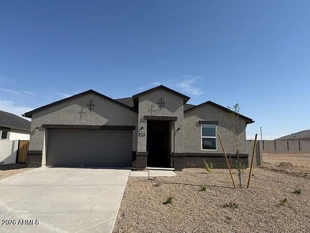 647 W BUNKER HILL Street photo 1
