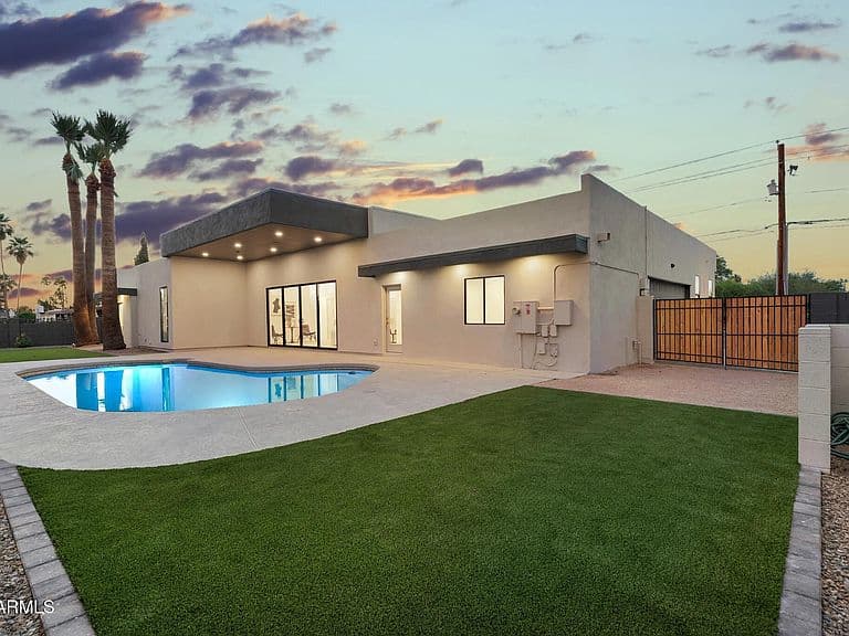 6547 E Thunderbird Road photo 5