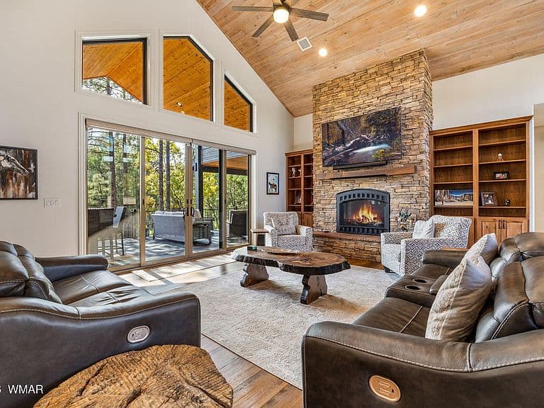 3301 Snowberry Loop photo 3