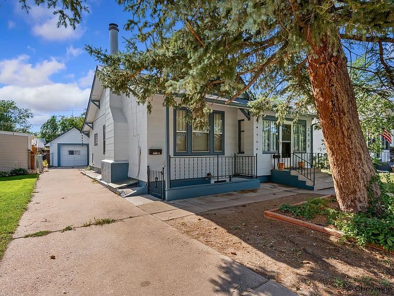 2808 Bent Ave photo 2