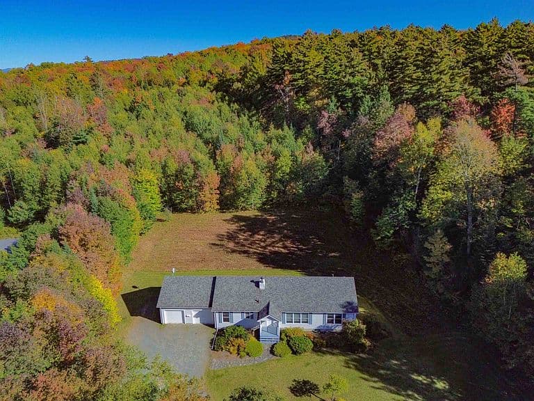 135 Lewis Hill Road photo 3