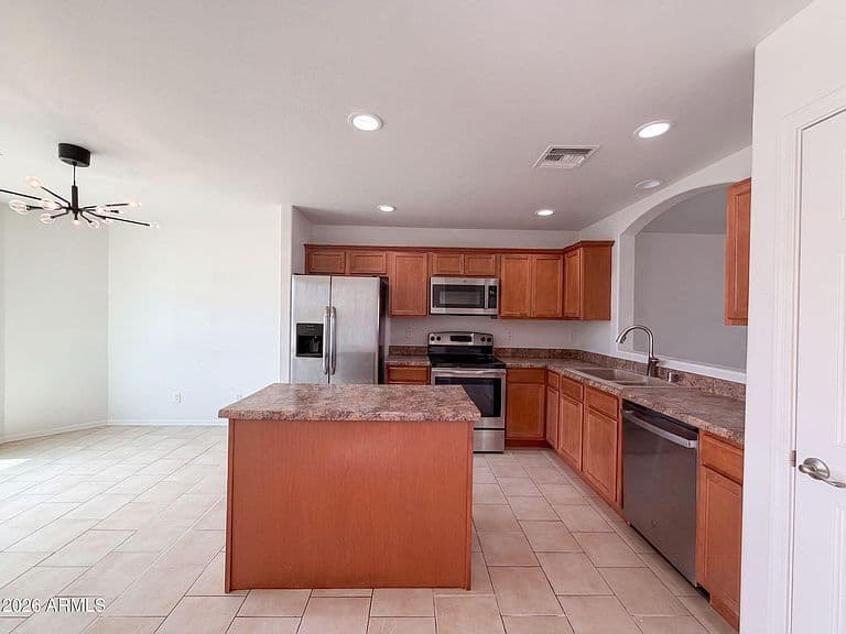 10564 W BUENA VISTA Drive photo 2
