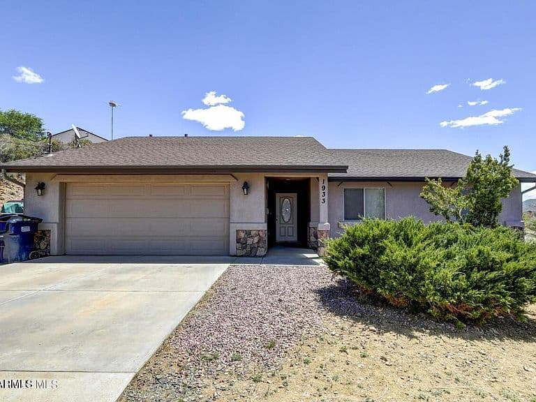 1933 N MOONSTONE Lane photo 1