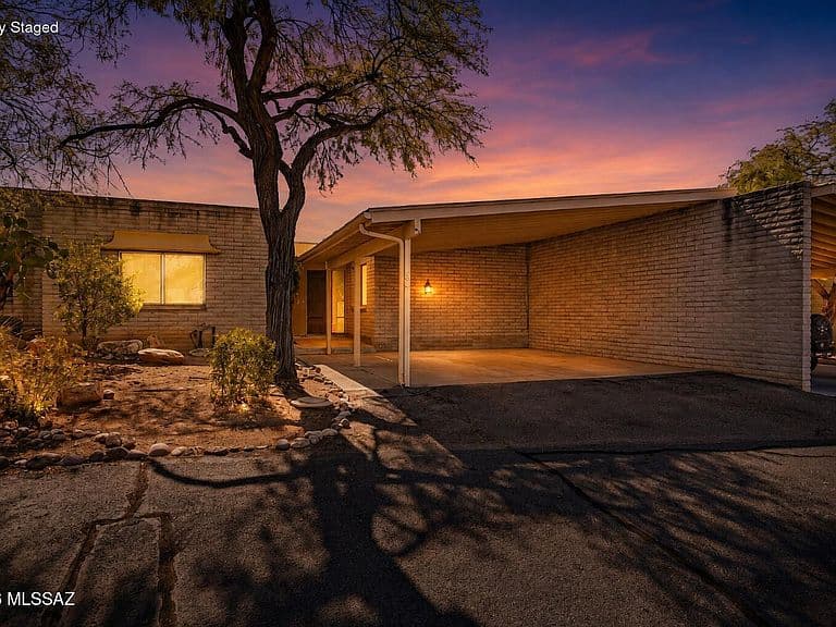 65 E Mediterranean Dr photo 2