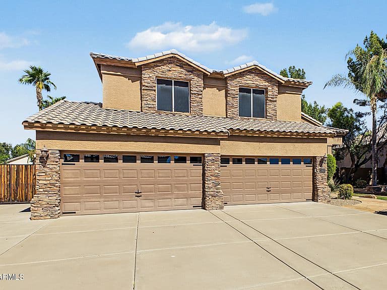 2102 E SIERRA MADRE Avenue photo 1