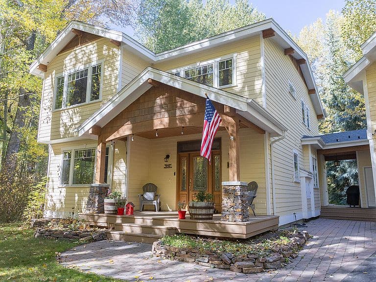 431 W Cedar St photo 1