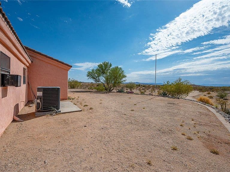 16876 S Lawton Road photo 5