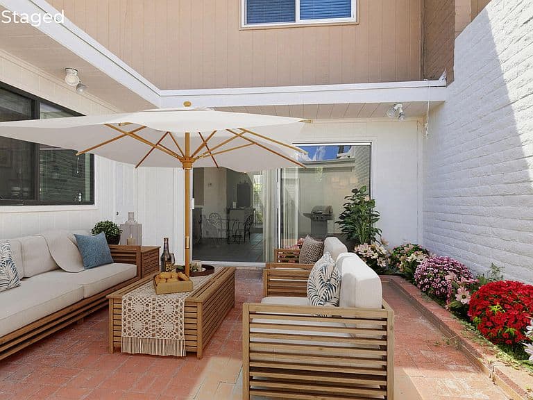 1334 S Camino Seco photo 2