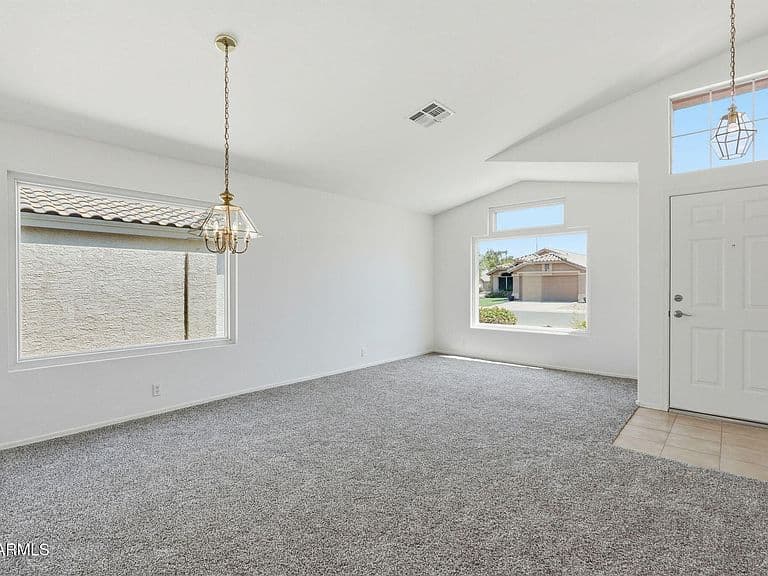 972 E CONSTITUTION Drive photo 5