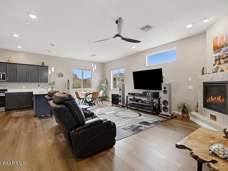 6320 E Walden Way photo 4