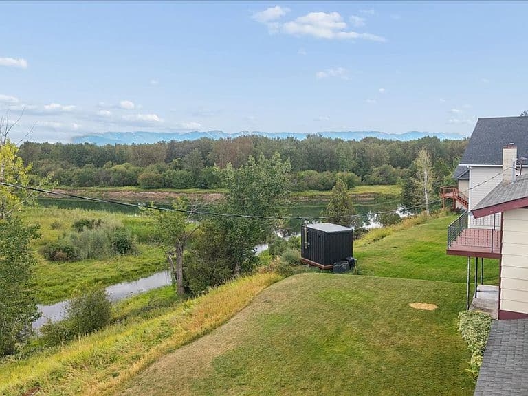 415 Leisure Dr photo 4