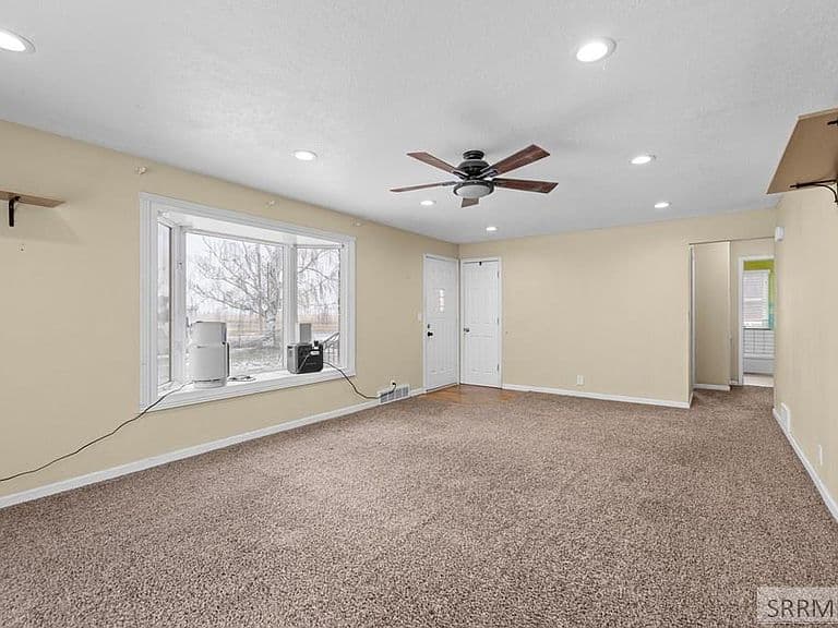 11260 N 15 E photo 5