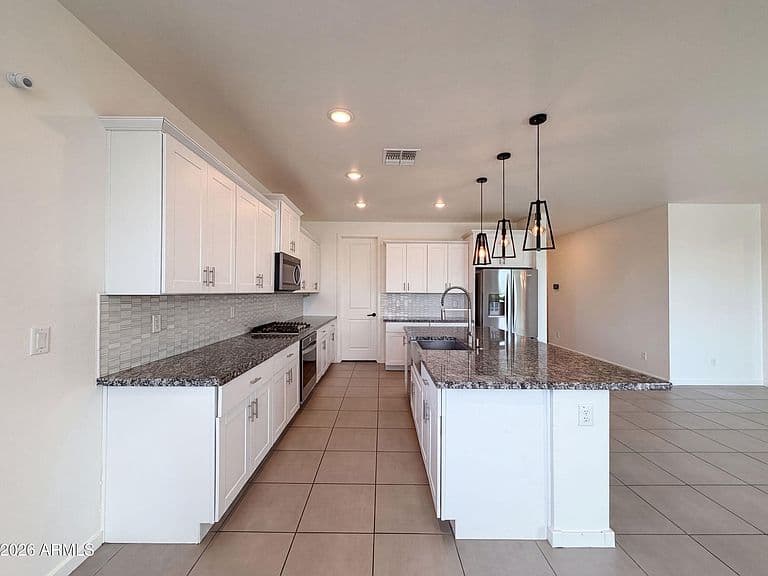 19914 N LAUREN Road photo 2