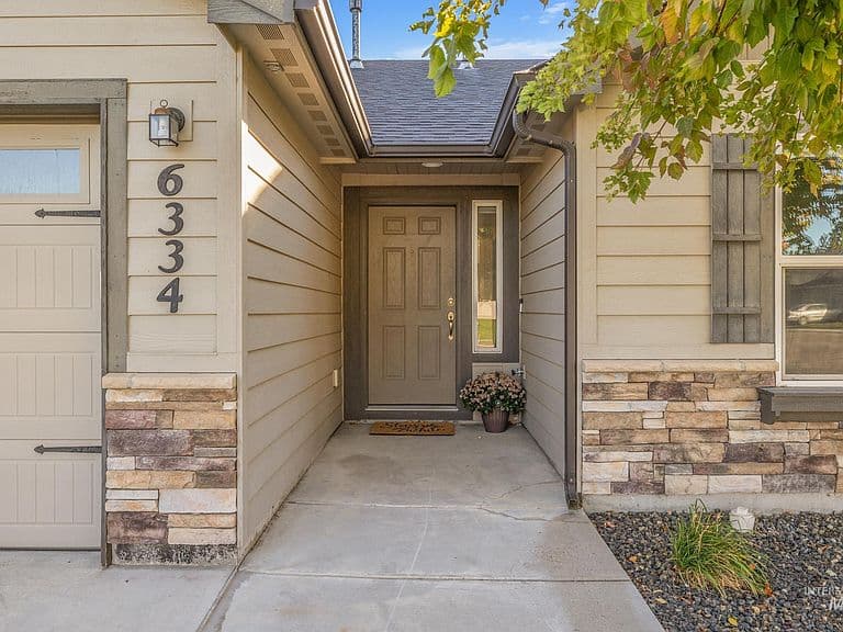6334 S Kelso Way photo 2