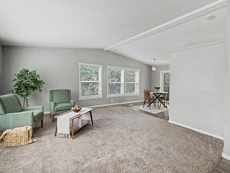 436 Barney St photo 4