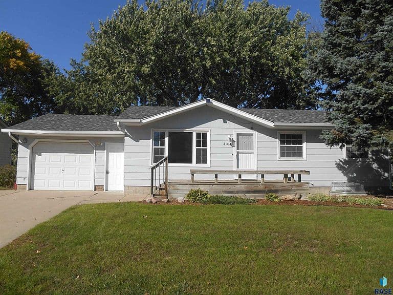 4105 S Holbrook Ave photo 1