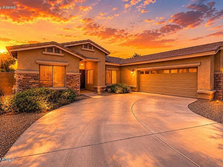 21103 E SADDLE Way photo 1