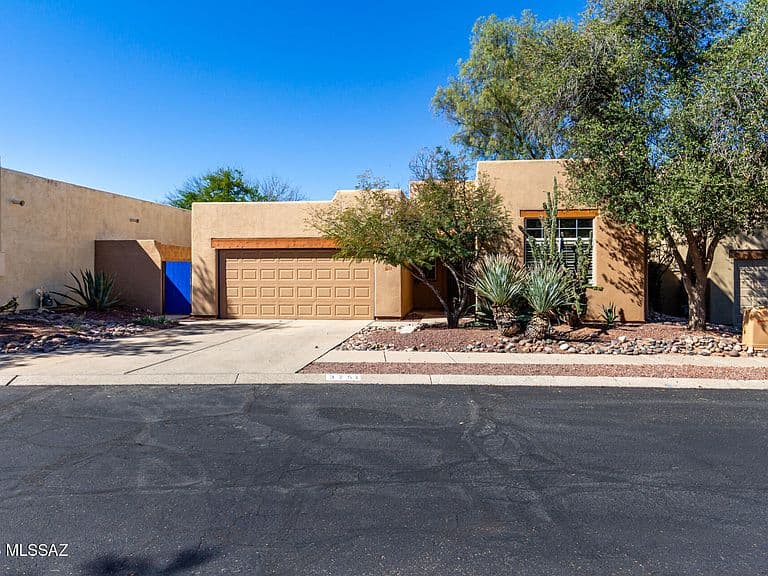 3751 N Avenida Flamante photo 2