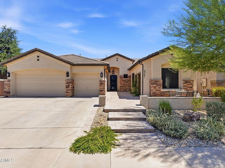 4261 E ANDRE Avenue photo 2