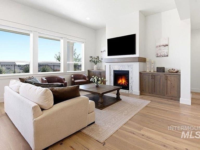 1398 W Ultar Dr photo 2