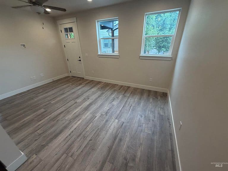 1475 N Bluffs Ridge Ln photo 2