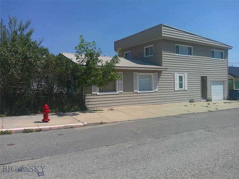 423 Alder St photo 4