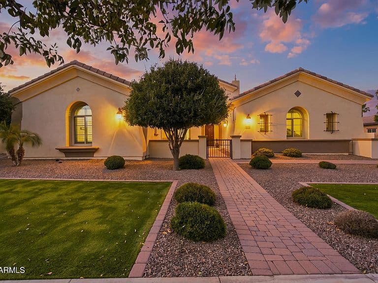 2138 E MEAD Drive photo 2