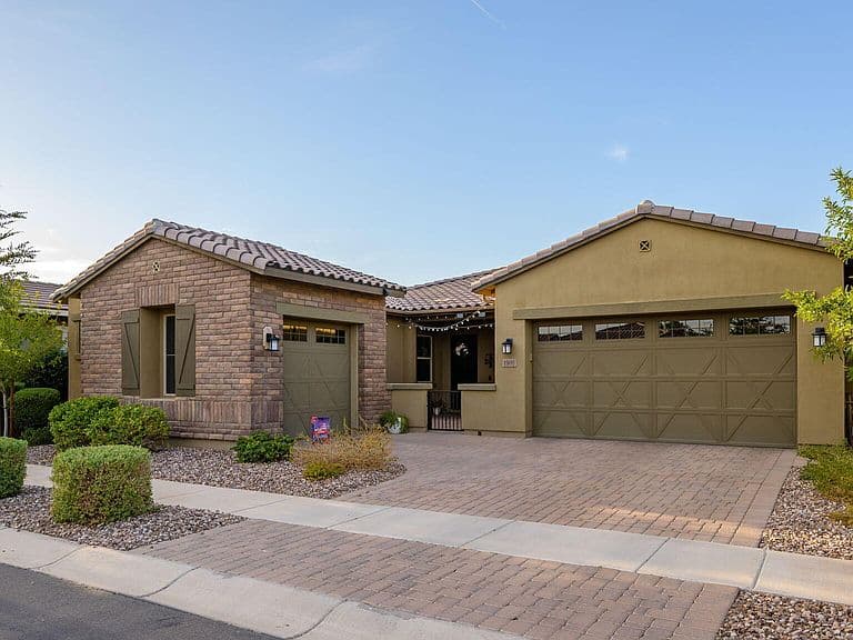1900 E ASTER Place photo 4