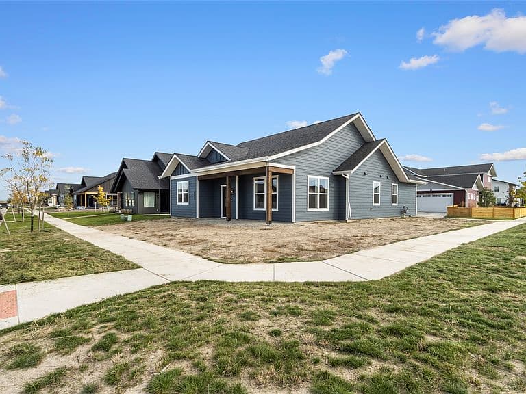 801 Rivet Way photo 2