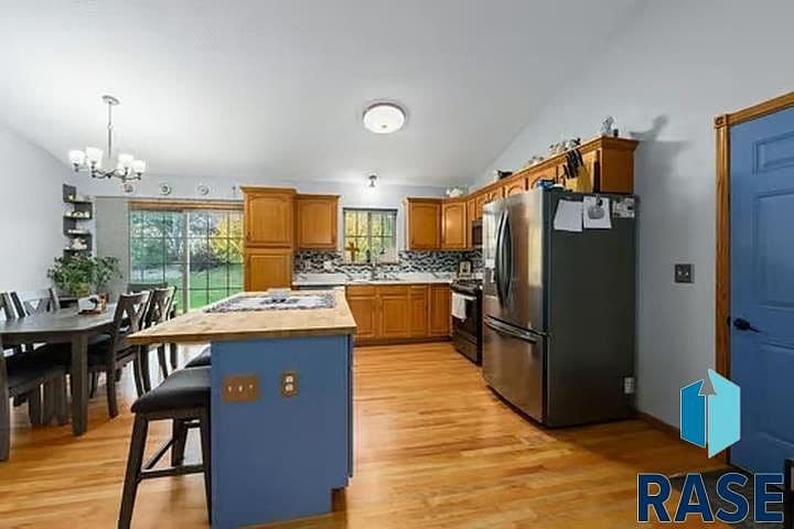 110 Johnstone Cir photo 5