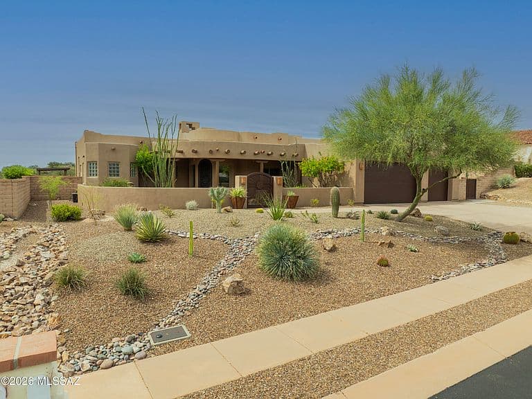 10873 N Pusch Ridge View Pl photo 3