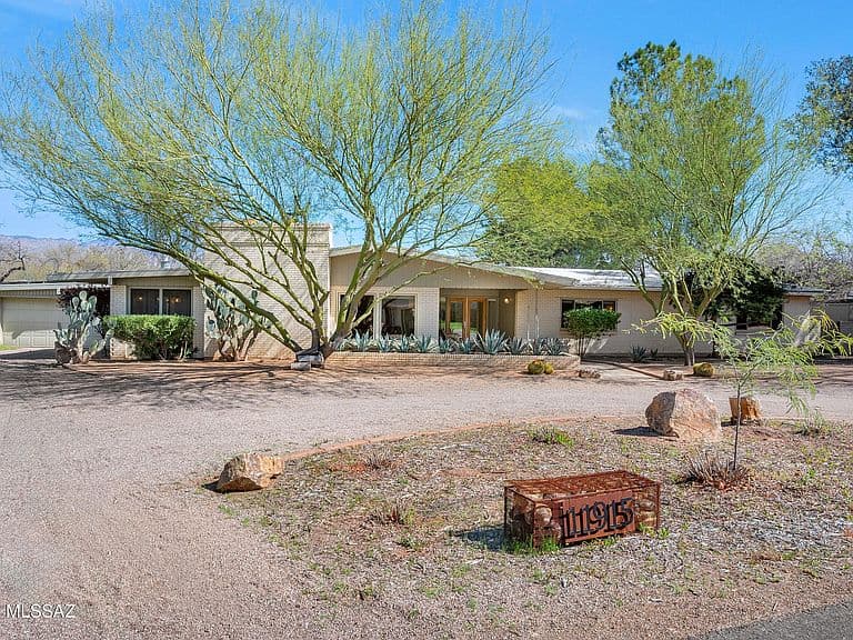 11915 E Barbary Coast Rd photo 3