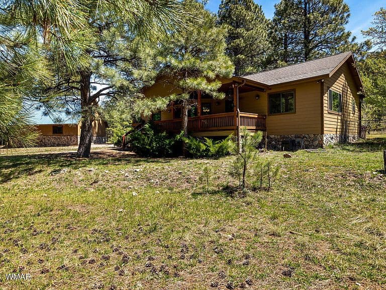 1320 Elk Dr photo 3
